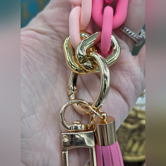 PINK Chunky Chain Fun Wristlet Key Ring Keychain Phone Holder NEW - Picture 6 of 9
